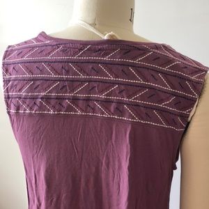 Old Navy V-neck embroidered tank top